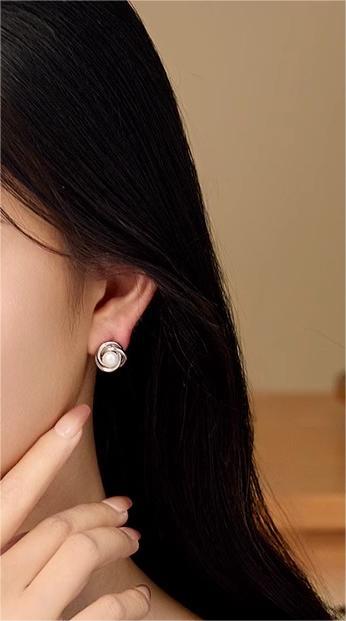 Rose Pearl Stud Earrings