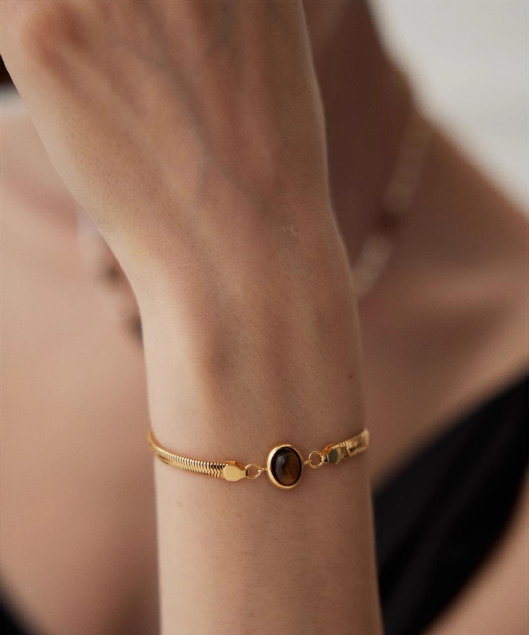 Delphi Tiger Eye Bracelet