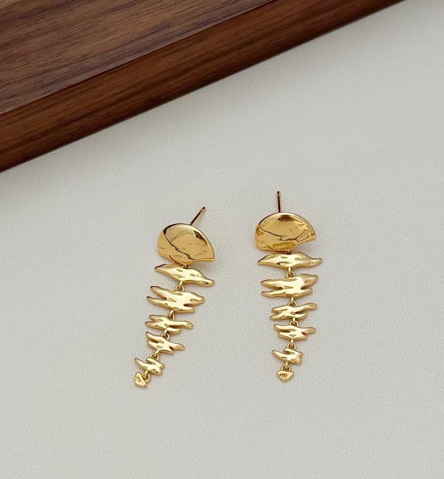 High-grade fishbone earrings