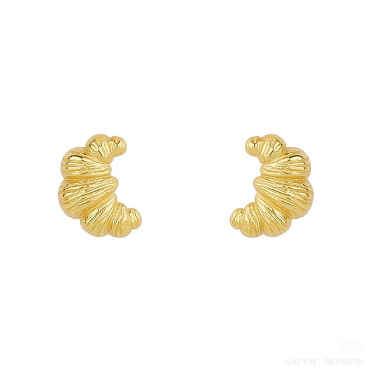 Croissant stud earrings