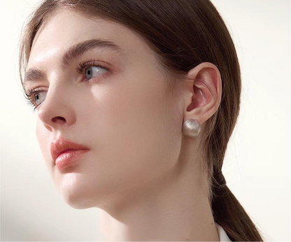 Soierie Handcrafted Engraving Stud Earrings
